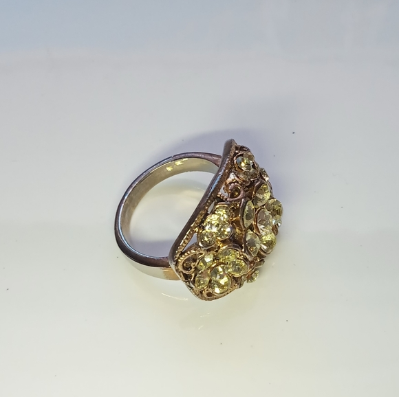 Jewelry - Vintage Yellow Floral Stone Ring+ Free Earrings